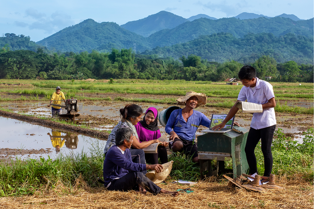 From Digital Advice to Farm Action: What Makes Extension Work for Southeast Asian Smallholders